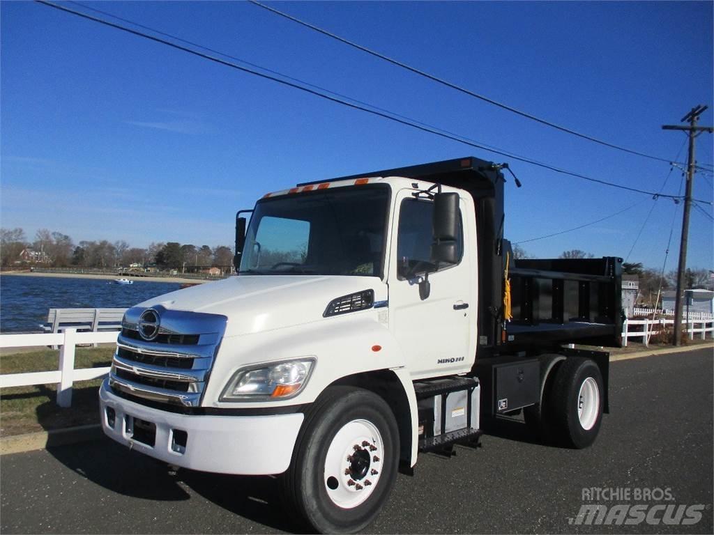 Hino 268 Kiperi kamioni