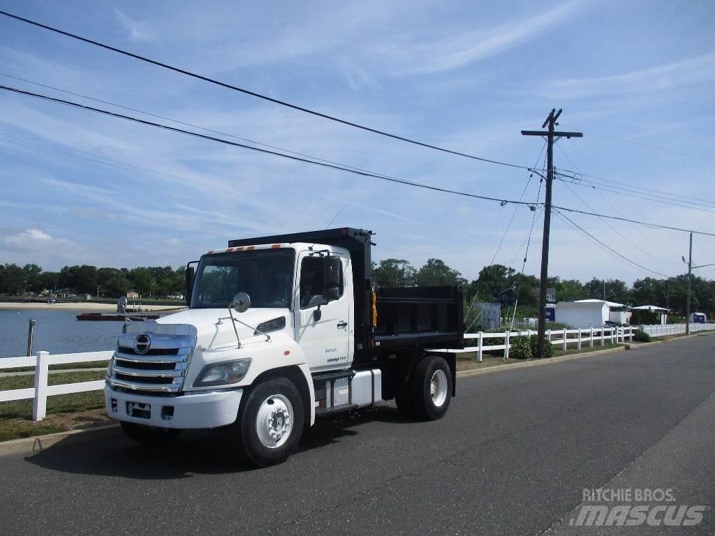 Hino 338 Kiperi kamioni