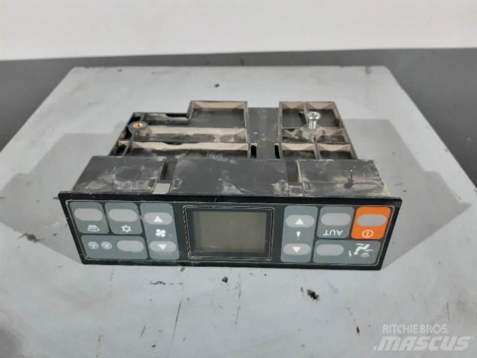 CAT 320C Kabine i unutrašnjost