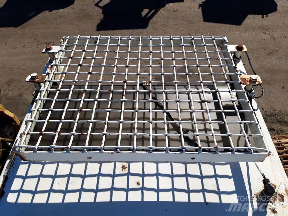 CAT 325LN Kabine i unutrašnjost