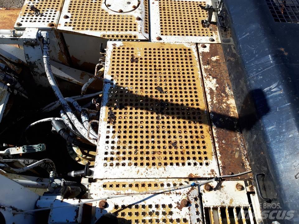 CAT 325LN Kabine i unutrašnjost