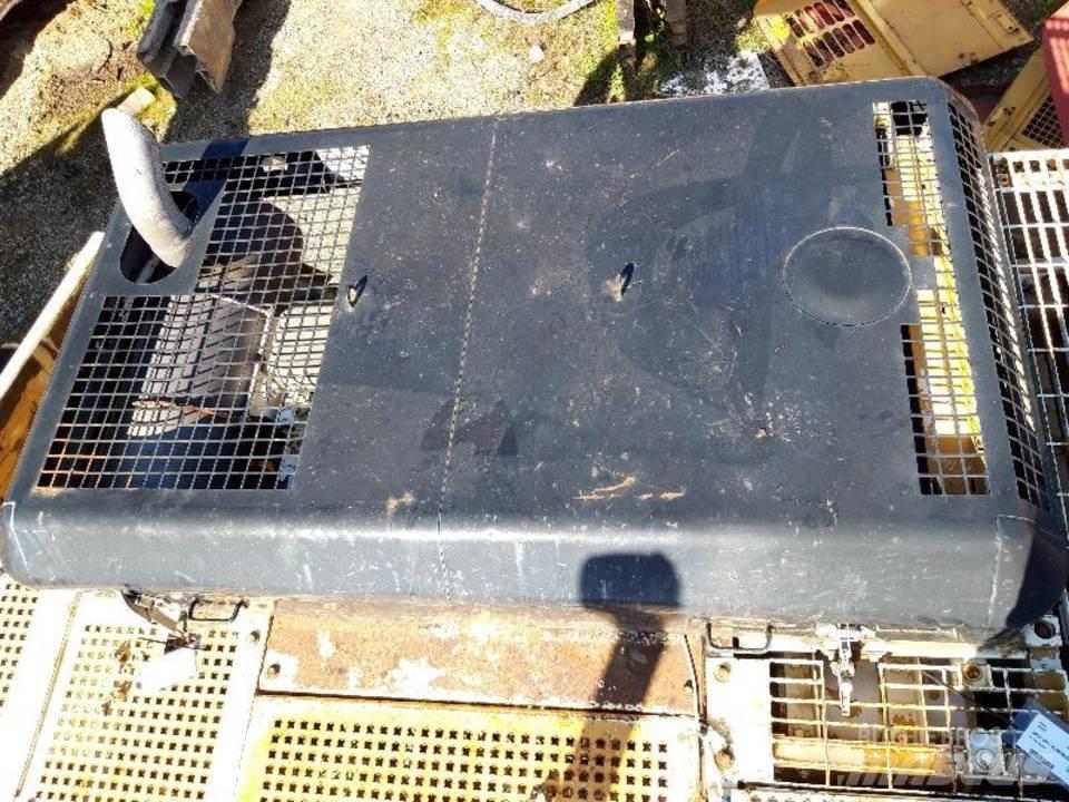 CAT 325LN Kabine i unutrašnjost