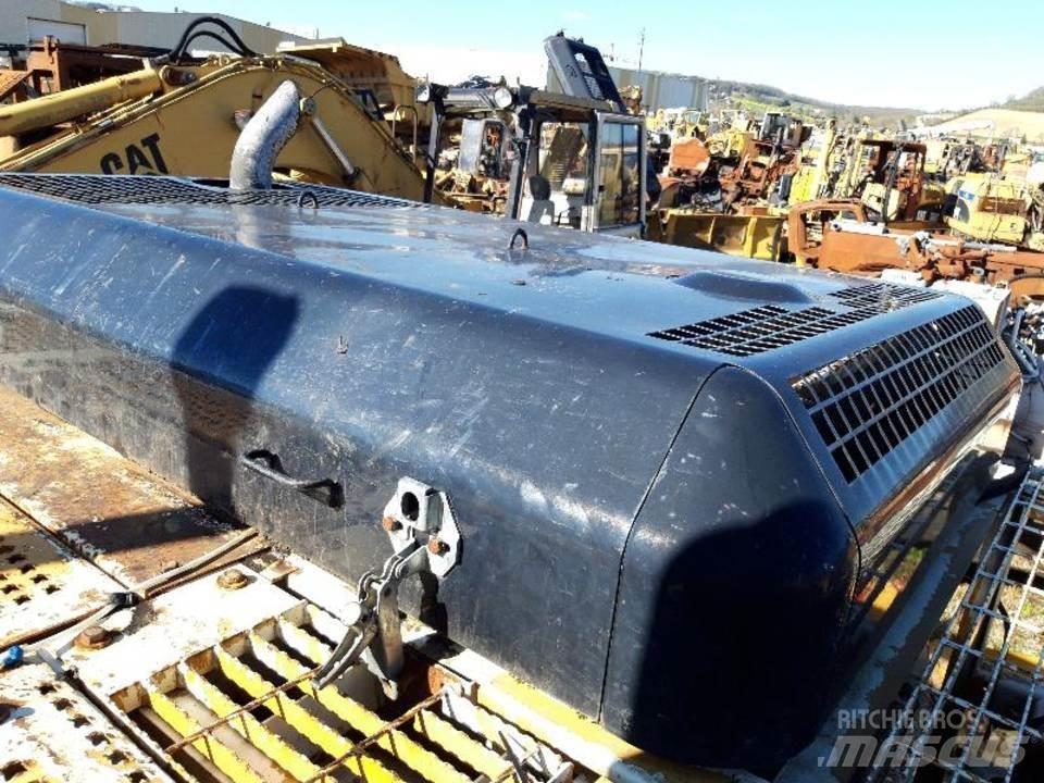CAT 325LN Kabine i unutrašnjost