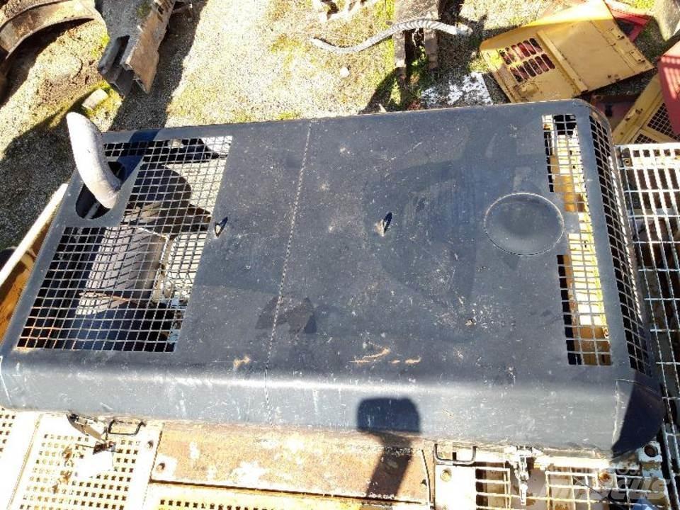 CAT 325LN Kabine i unutrašnjost