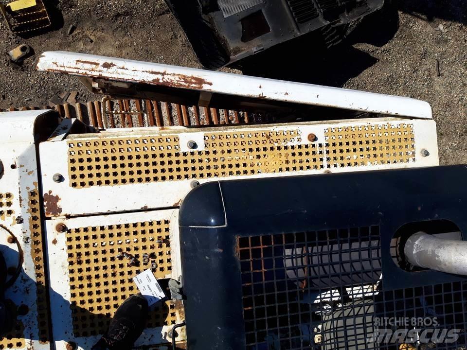 CAT 325LN Kabine i unutrašnjost
