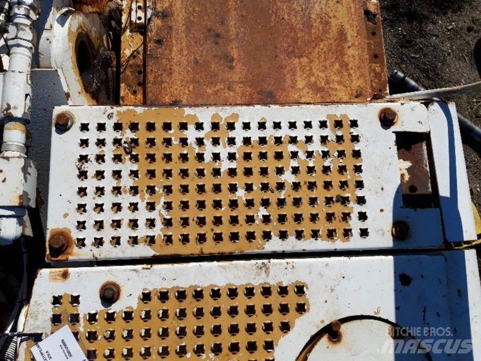 CAT 325LN Kabine i unutrašnjost