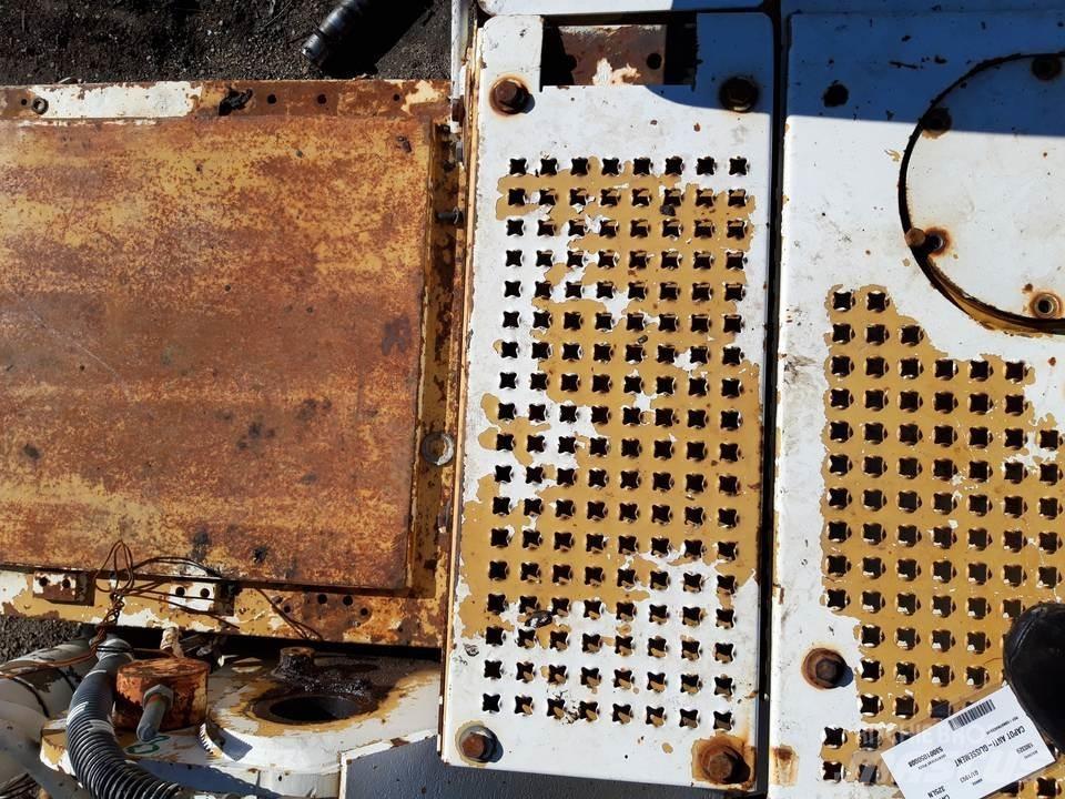 CAT 325LN Kabine i unutrašnjost