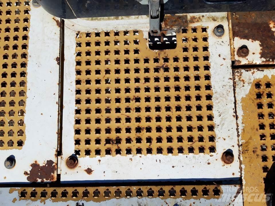 CAT 325LN Kabine i unutrašnjost