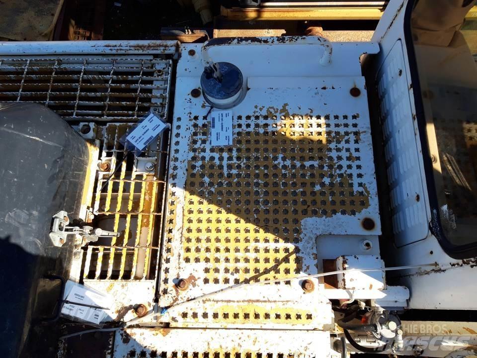 CAT 325LN Kabine i unutrašnjost