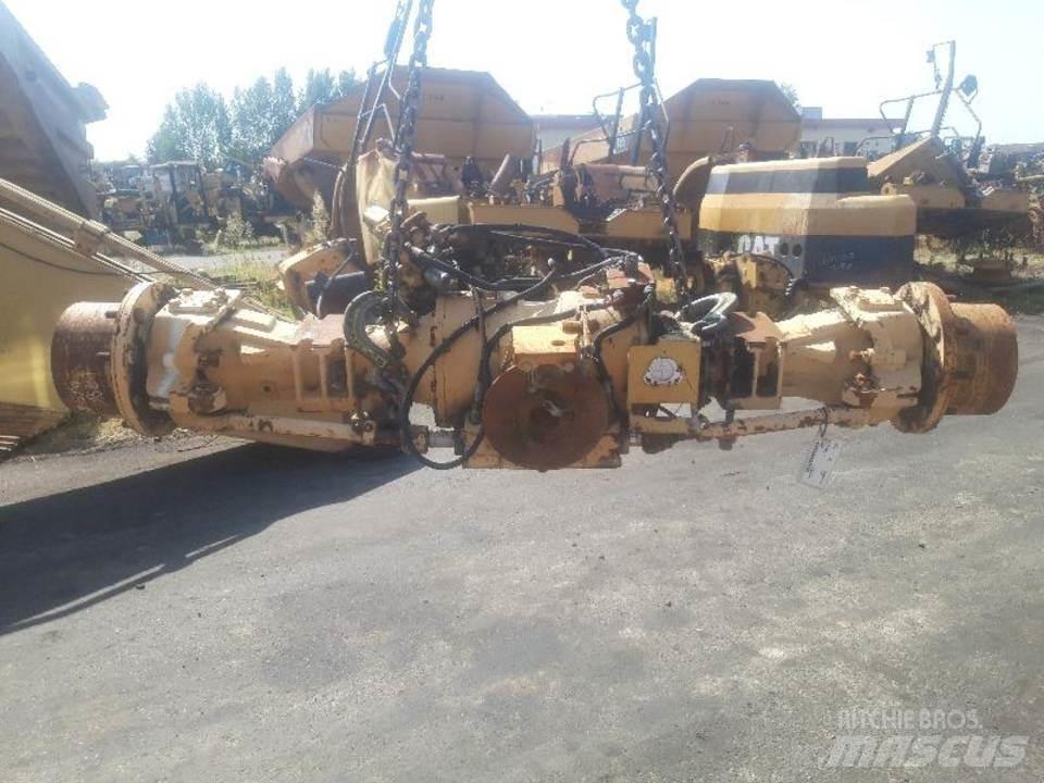 CAT 438B Transmisija