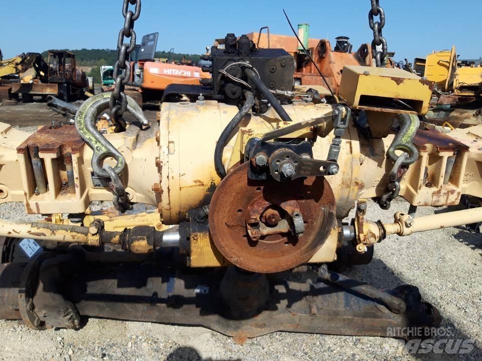 CAT 438B Transmisija
