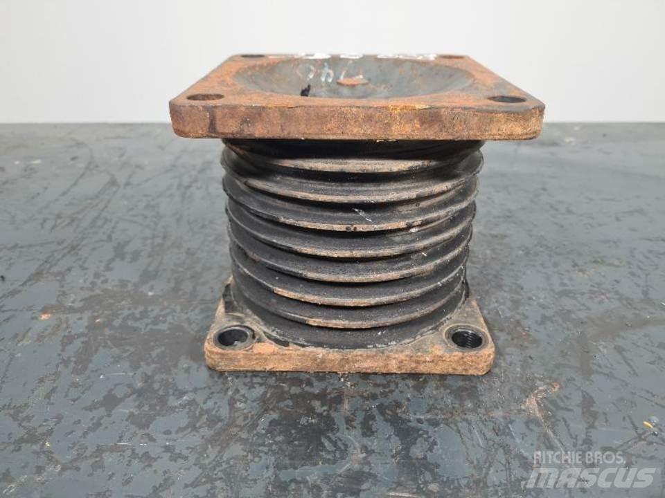 CAT 735 Transmisija