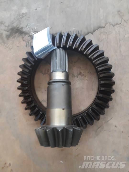 CAT 824B Transmisija
