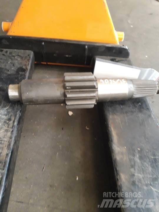 CAT 955K Transmisija