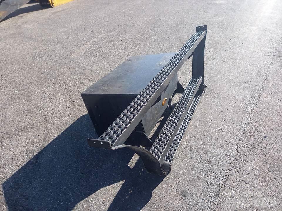 CAT M320F Kabine i unutrašnjost