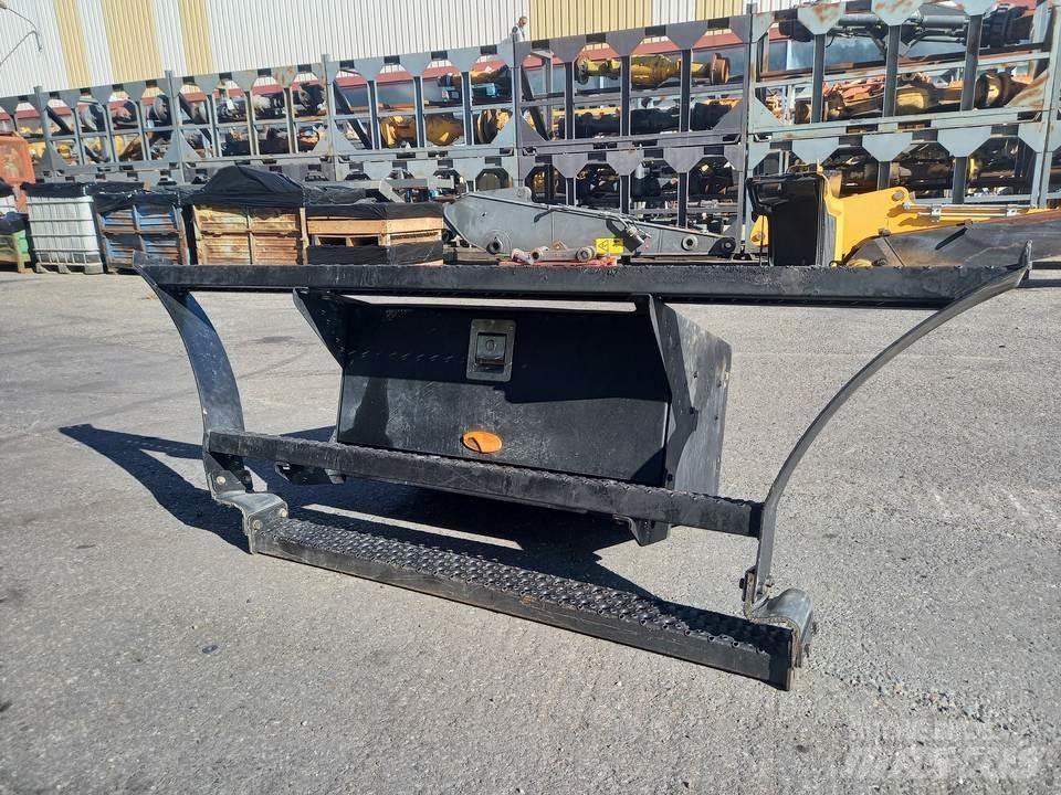 CAT M320F Kabine i unutrašnjost
