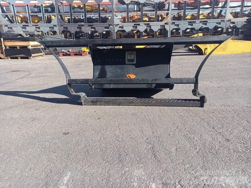 CAT M320F Kabine i unutrašnjost