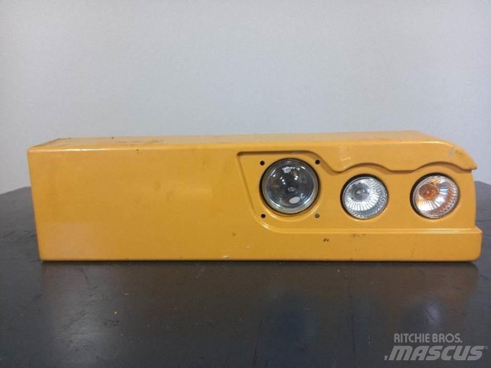 CAT M320F Kabine i unutrašnjost