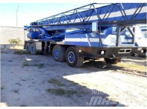 P&H T1000 All terrain cranes