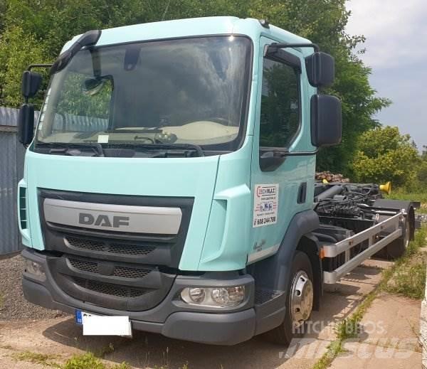 DAF LF180 FA Rol kiper kamioni sa kukom za podizanje tereta