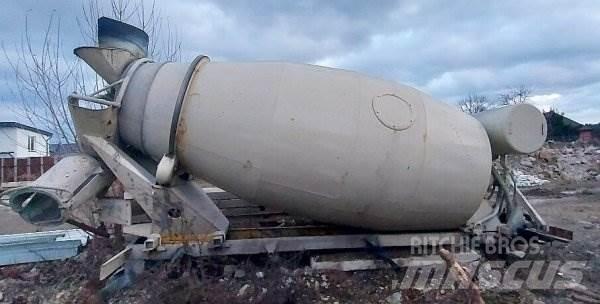  _JINÉ (SK) Kurta Kamioni mešalice za beton