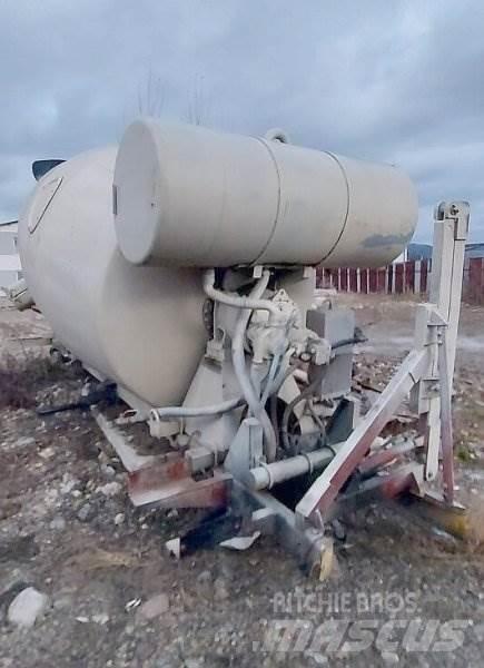  _JINÉ (SK) Kurta Kamioni mešalice za beton
