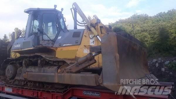 Komatsu D65 EX-12 Buldožeri guseničari