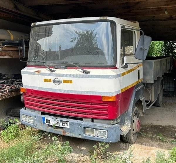 Nissan L351 Rol kiper kamioni sa kukom za podizanje tereta