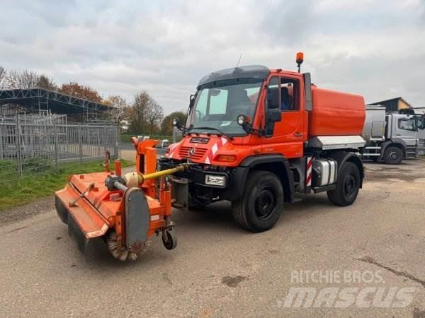 Unimog U 400 Kamioni cisterne