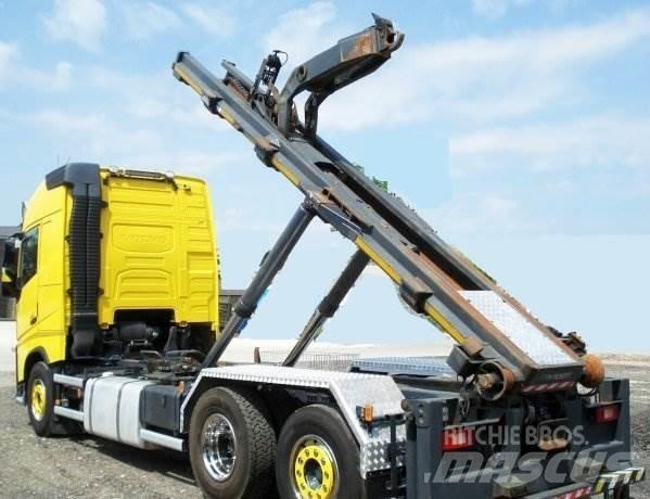 Volvo 500 +Combi-Lift Rol kiper kamioni sa kukom za podizanje tereta