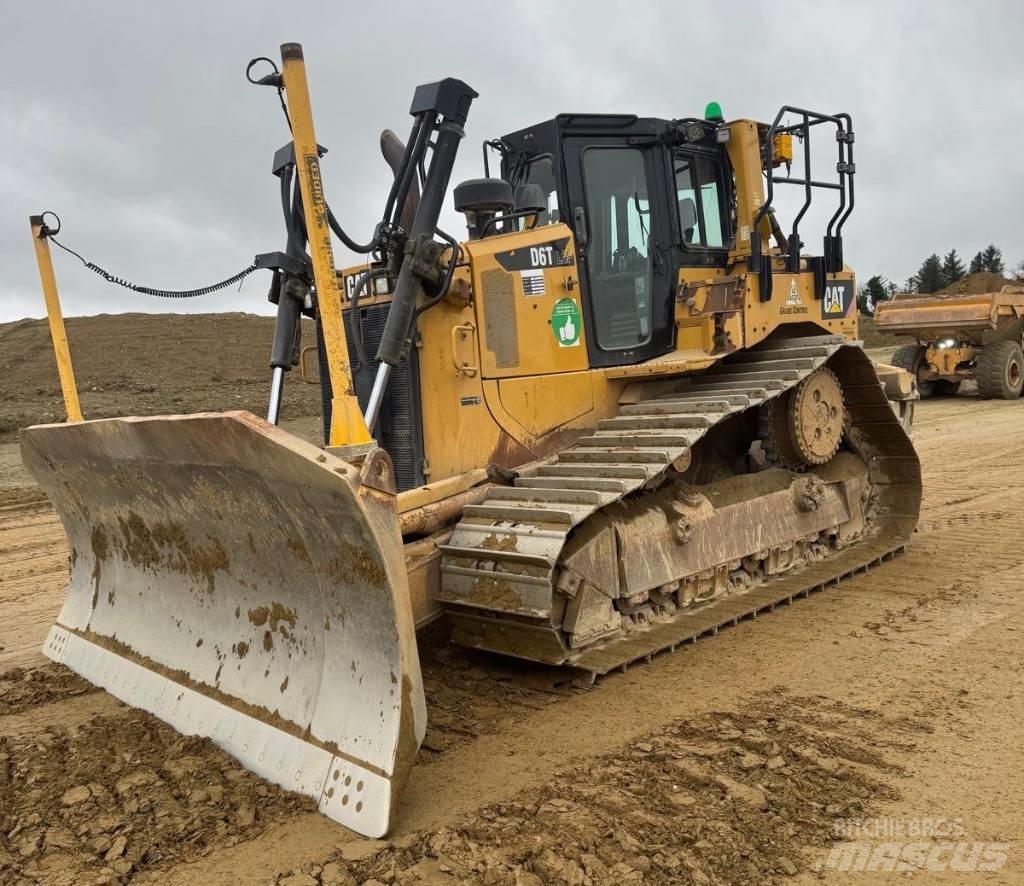 CAT D 6 T LGP Buldožeri guseničari
