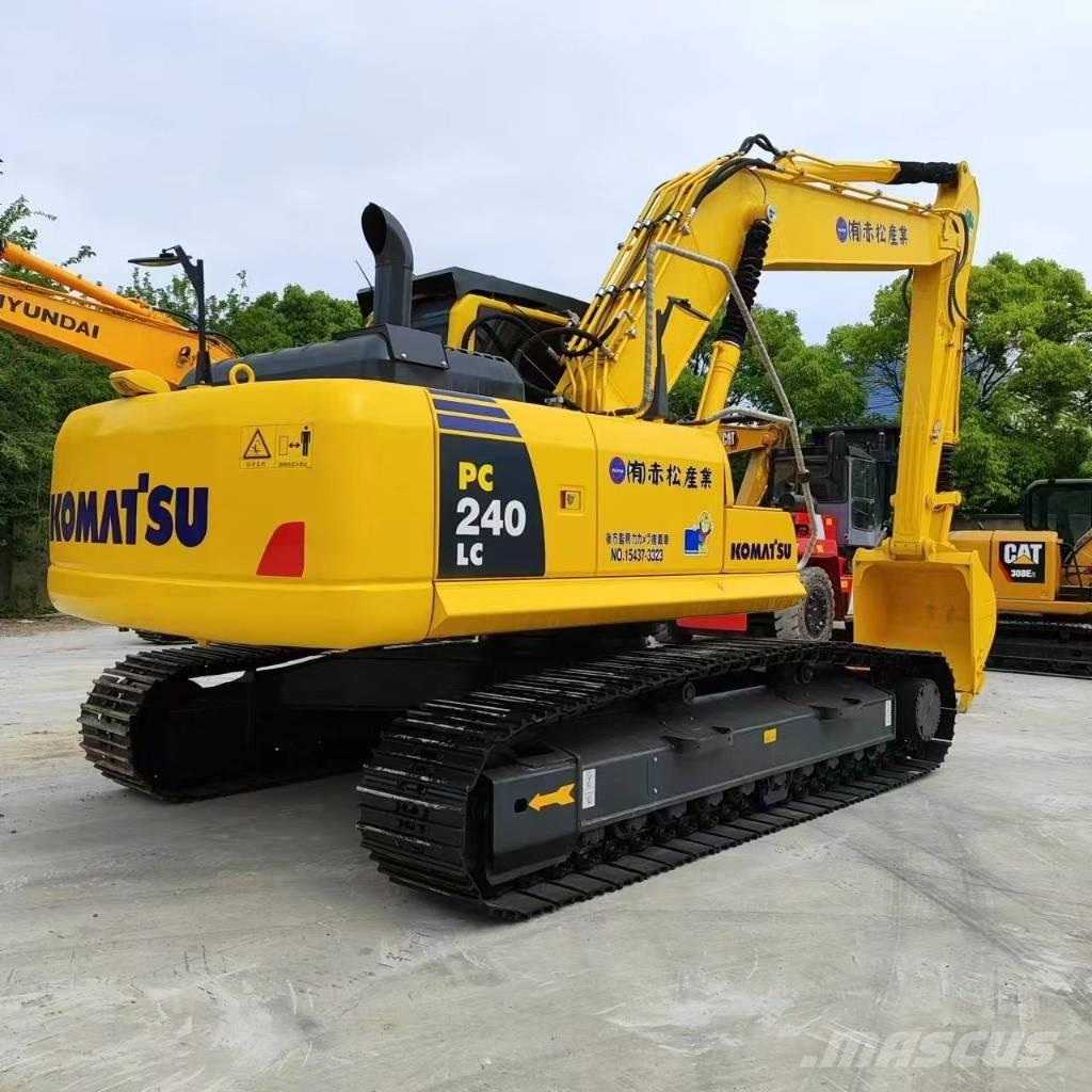Komatsu PC 240-8 Midi bageri 7t – 12t