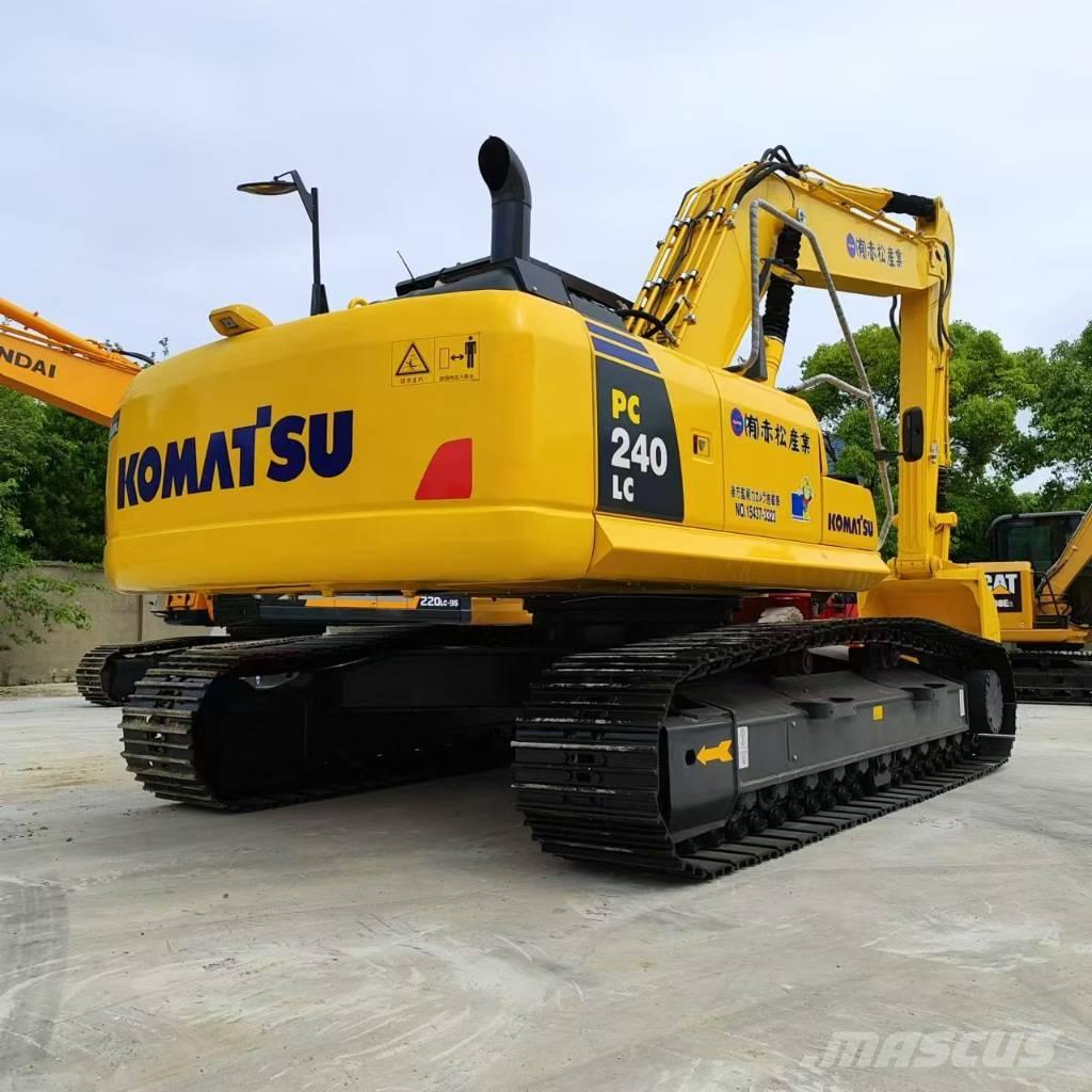 Komatsu PC 240-8 Midi bageri 7t – 12t