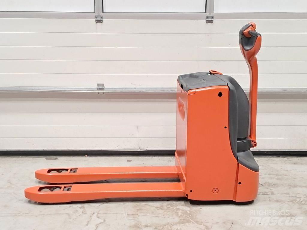 Linde T16 Nisko podizni električni viljuškar