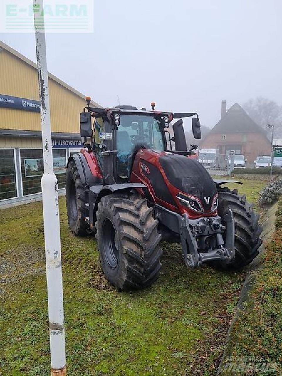 Valtra q 265 Traktori