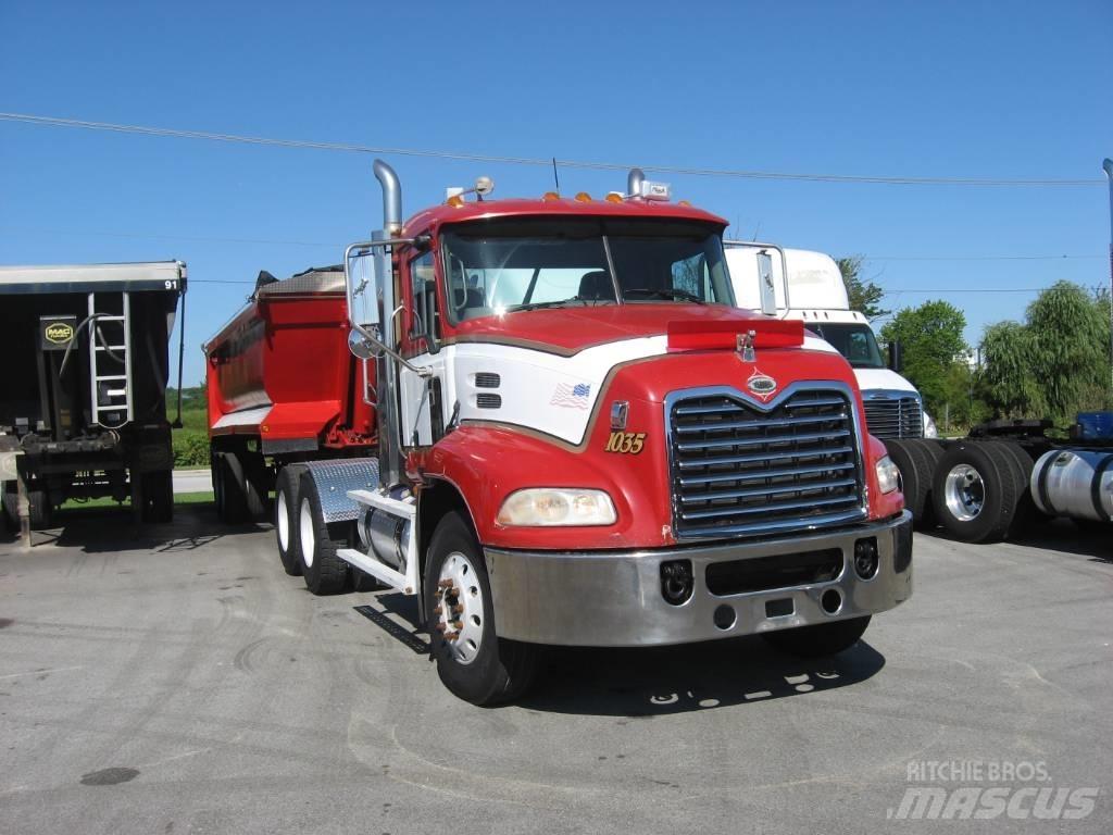 Mack CXN 613 Tegljači