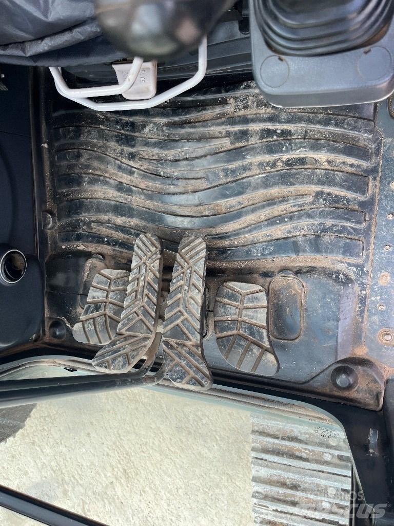 Hyundai HX 220 L Bageri guseničari