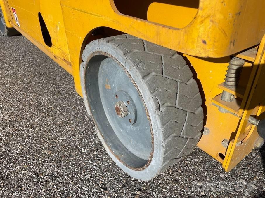 Haulotte Compact 12 Makazaste platforme