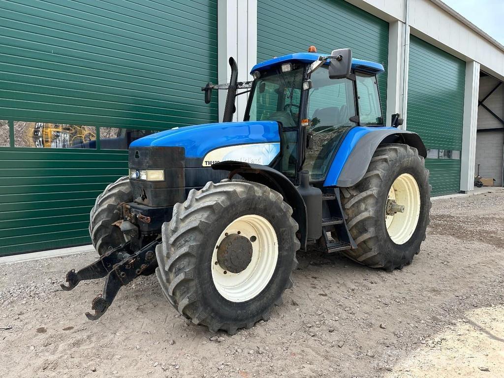 New Holland TM 190 Traktori