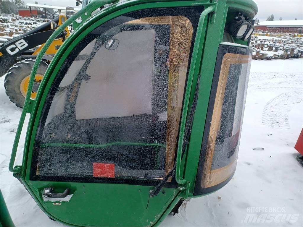 John Deere 1210e Kabine i unutrašnjost
