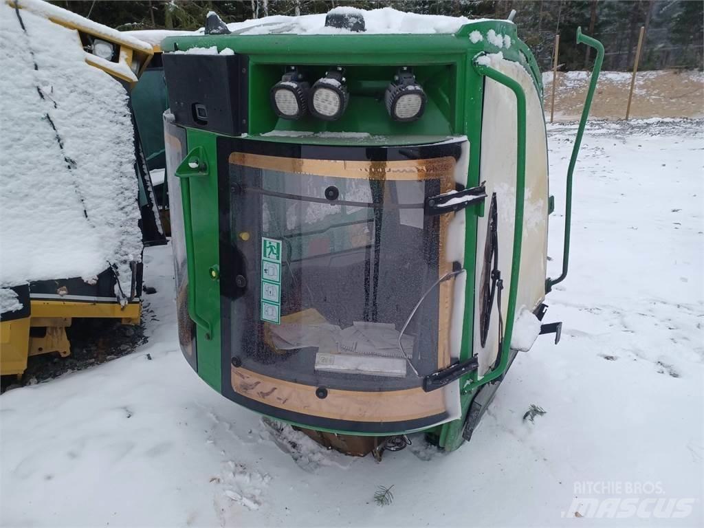 John Deere 1210e Kabine i unutrašnjost