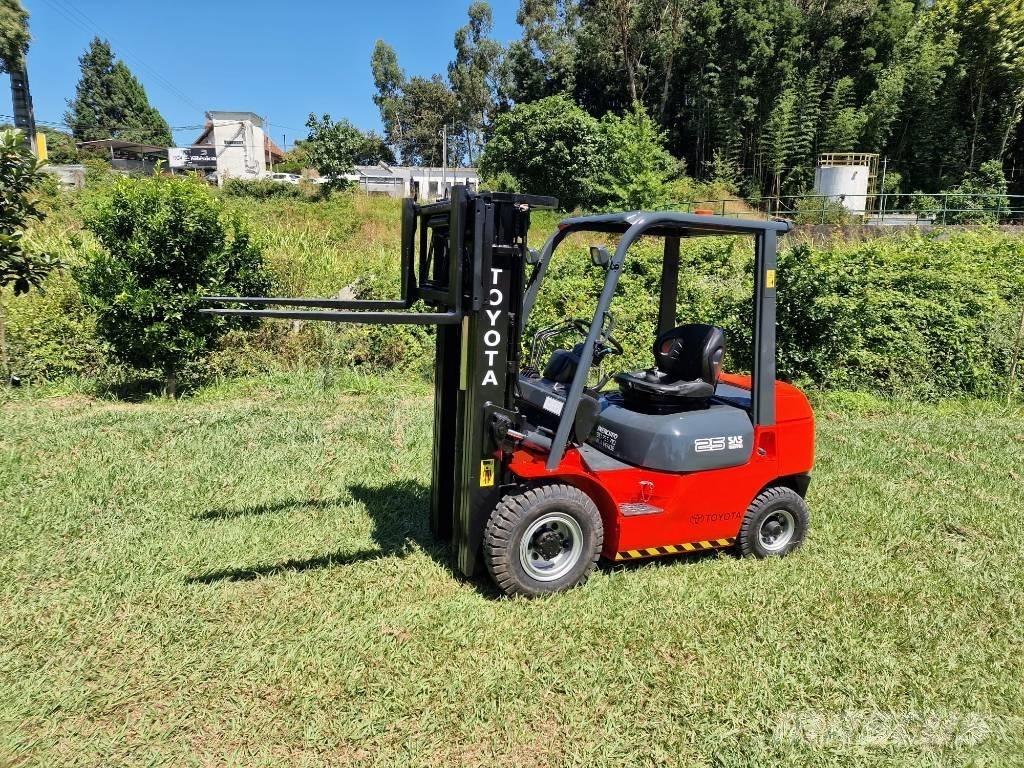 Toyota 25 Dizelski viljuškari