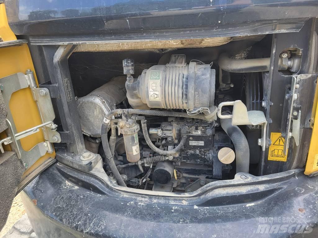Komatsu PC26MR-3 Mini bageri < 7t