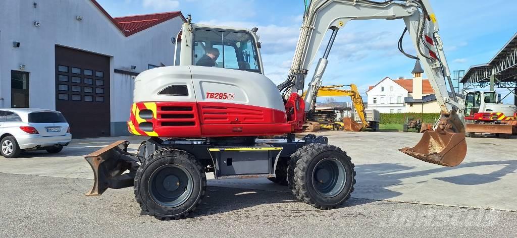 Takeuchi TB 295W Bageri točkaši