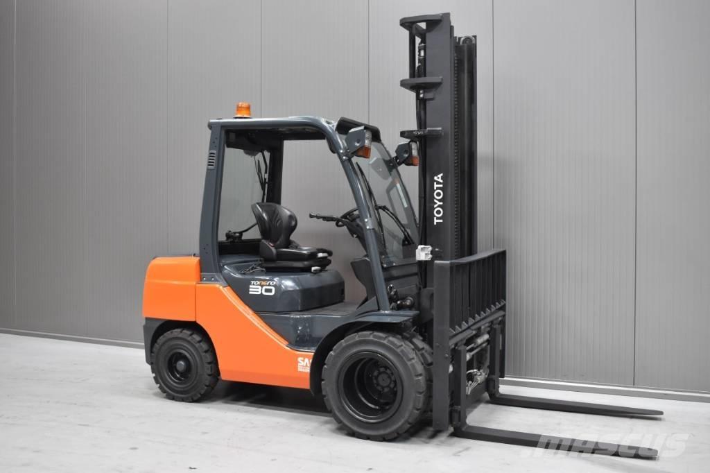 Toyota 02-8FDF30 Dizelski viljuškari