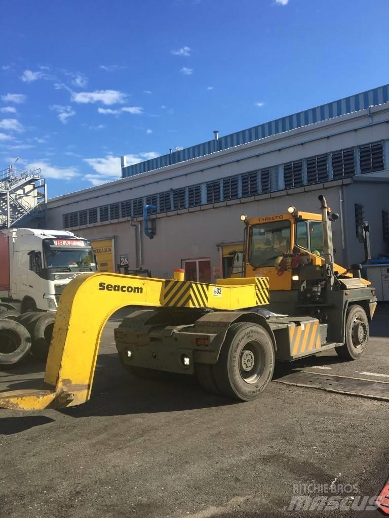 Terberg RT222 Terminalni tegljači