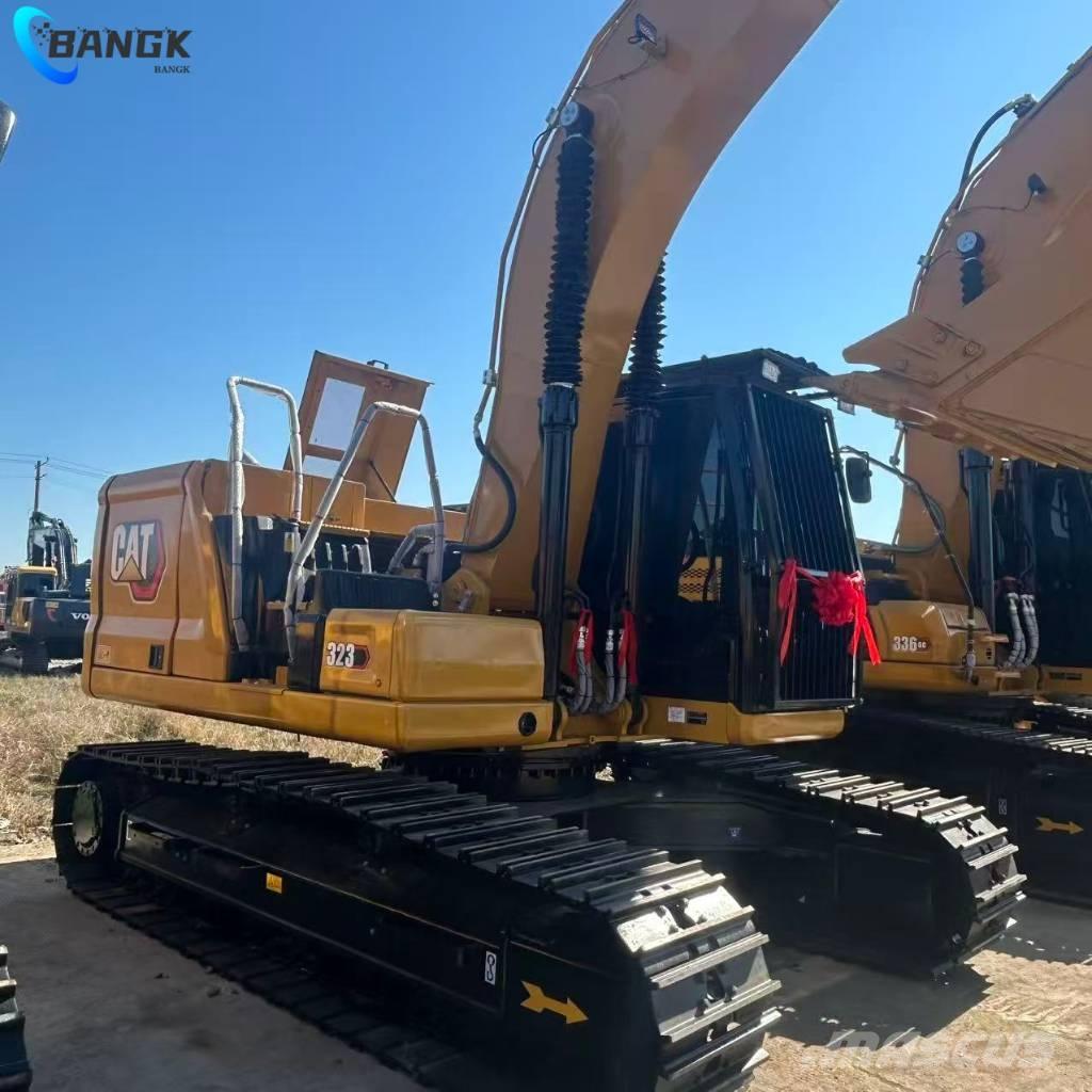 CAT 323 Bageri guseničari