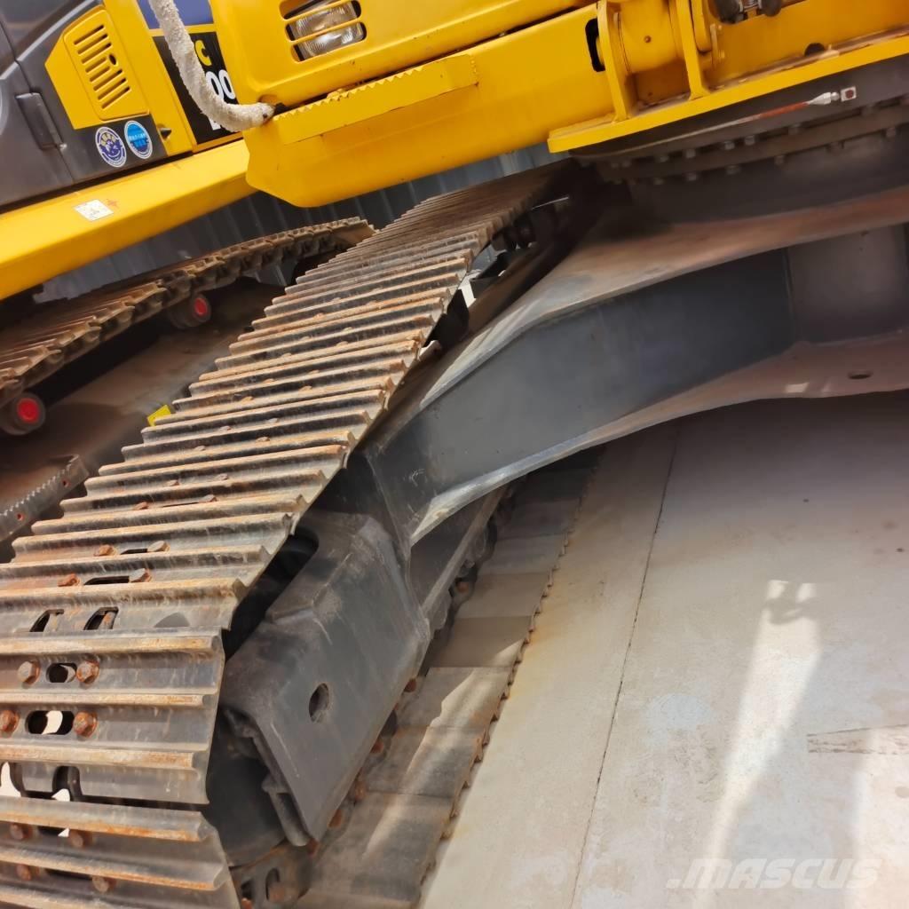 Komatsu 200 LC Bageri guseničari