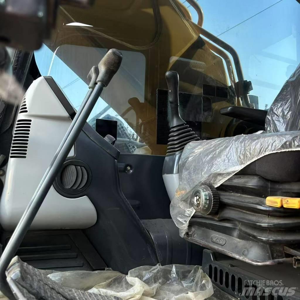 Komatsu 450 Bageri guseničari