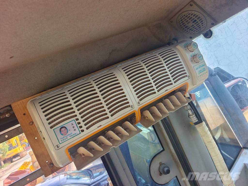 XCMG XS 203 J Bageri guseničari